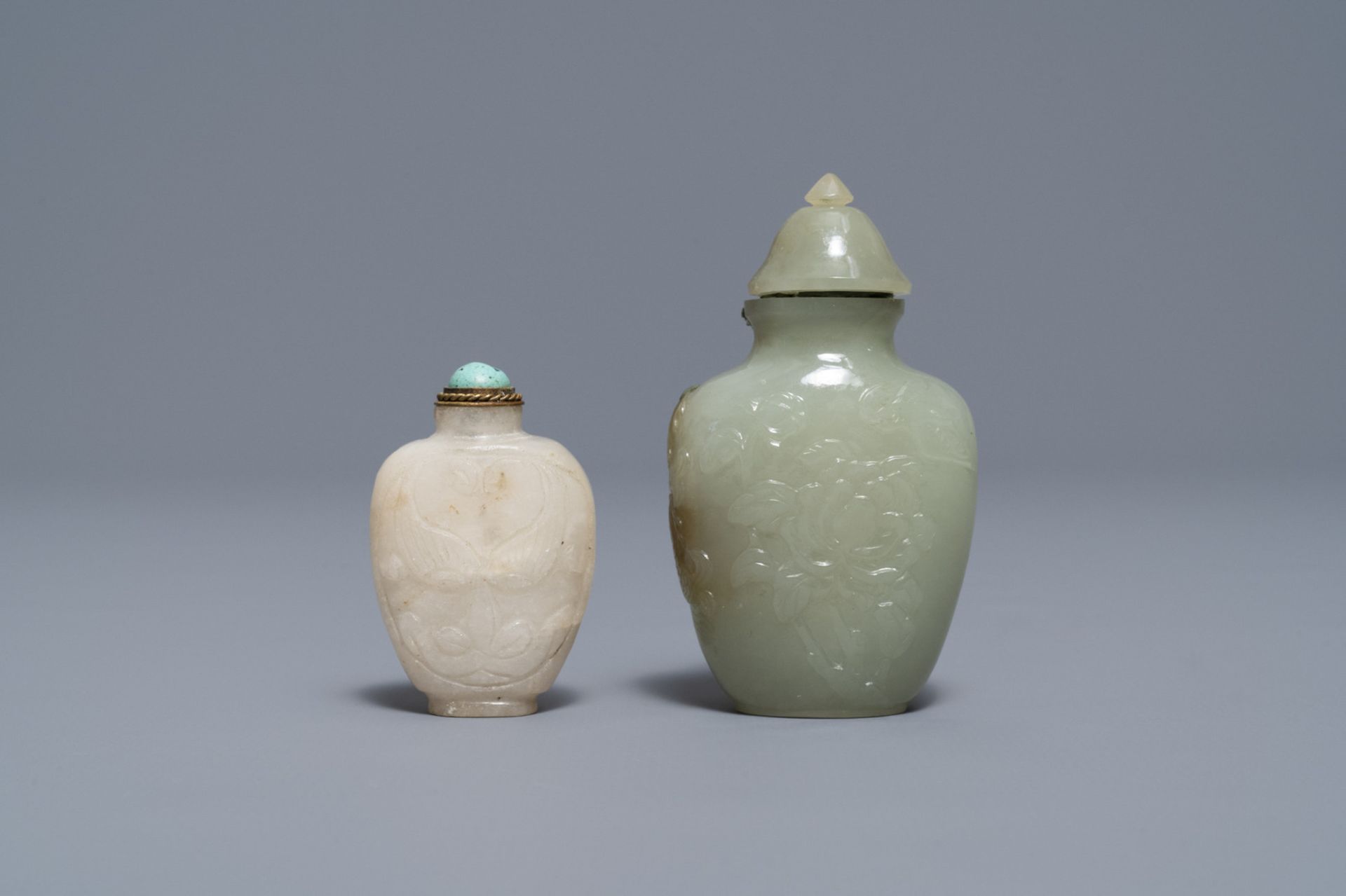 Two Chinese Mughal-style white and celadon jade snuff bottles, 19th C. - Image 2 of 4