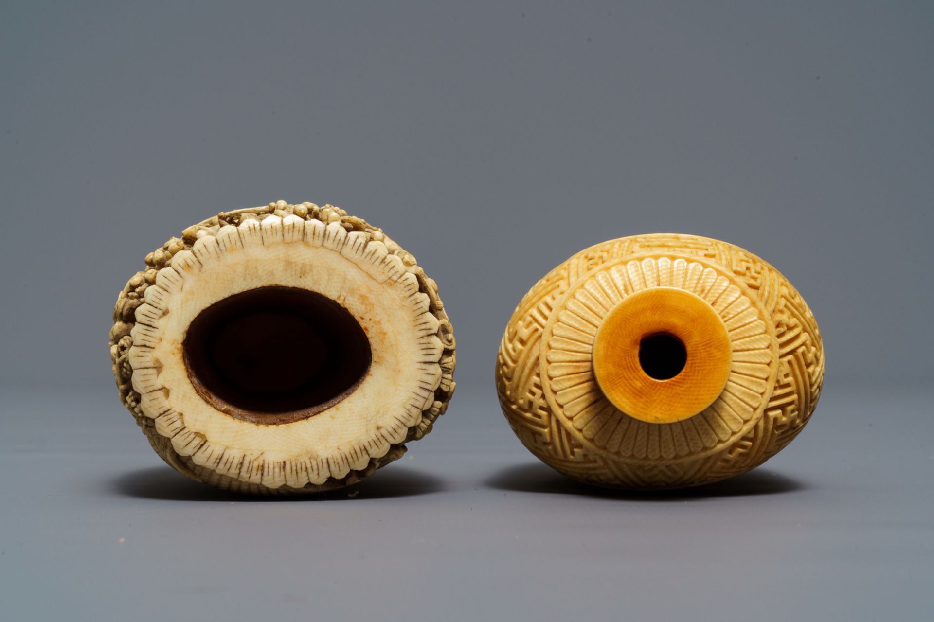 Two Chinese carved ivory snuff bottles, 19th C. - Image 6 of 6