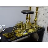 Quantity of vintage and other brassware