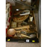 Box of mixed collectables