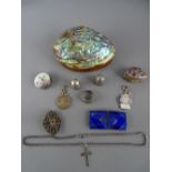 Mixed quantity of collectables including a bronze and enamel buckle, a Guilloche enamel pill box and