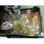 Mixed box of vintage and other glassware