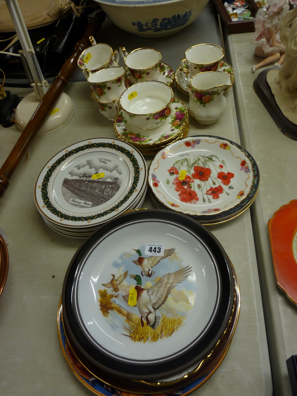 Quantity of decorative wall plates and a Royal Albert 'Old Country Roses' part teaset