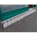 Triple extending set of aluminium ladders