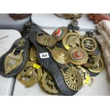 Quantity of vintage and other horse brasses