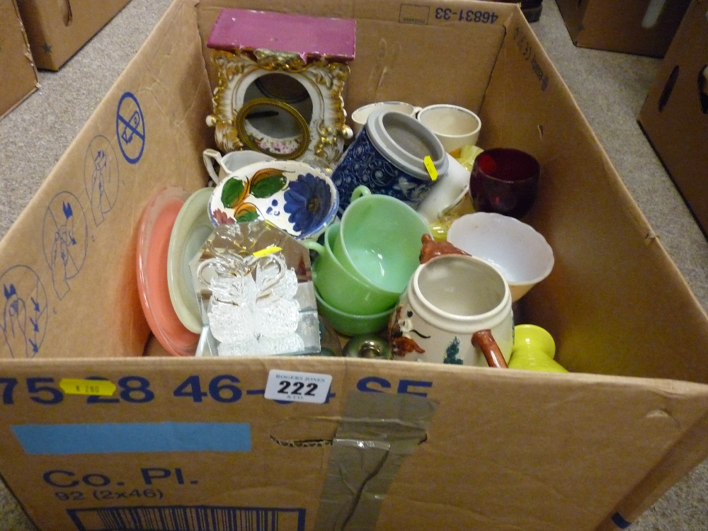 Mixed box of collectable pottery and glassware