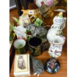 Mixed selection of ornamental cabinet ware
