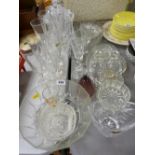 Quantity of vintage and other glassware