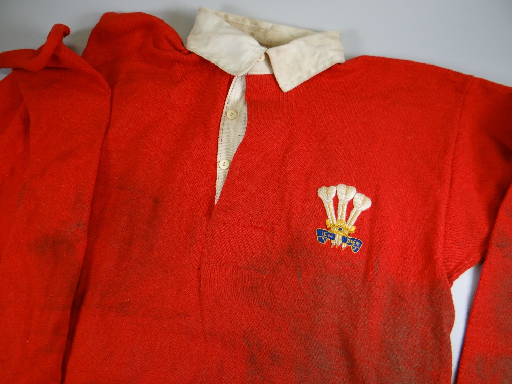 A 1953-1957 WALES RUGBY UNION MATCH WORN JERSEY NUMBER 6, ISSUED TO GARETH GRIFFITHS With white