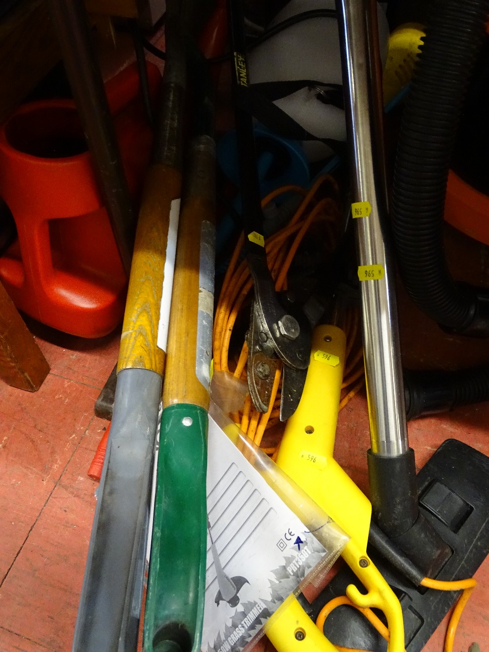 Parcel of garden tools including sprayer, strimmer E/T