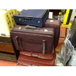 Parcel of luggage (five items)