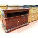 Polished wood twin door entertainment unit