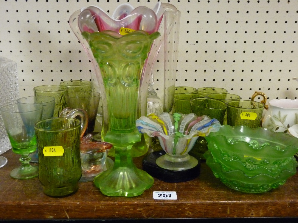 Parcel of mixed art and other glassware