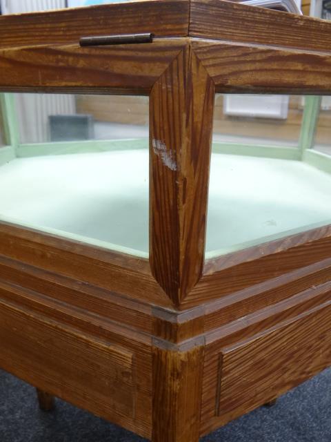 A BRYNMAWR PITCH-PINE SPECIMEN TABLE OF HEXAGONAL FORM with raised top having glass panes to each - Image 5 of 10