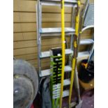 Small parcel of garden tools - spade, hoe, brush, metal seven tread stepladder, boxed set of drain