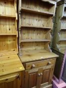 Pine compact dresser