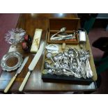 Tray of mixed collectables, cutlery, silver, yellow metal jewellery etc