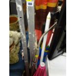 Metal stepladder, windbreaker, parasol, metal finished reading lamp etc E/T (a parcel)