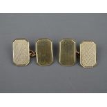 A PAIR OF PLAIN OBLONG NINE CARAT GOLD GENT'S CUFFLINKS, 6.5 grms