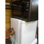 Panasonic 800w microwave oven and a countertop Proline fridge E/T