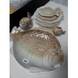 A good Shorter & Son pottery fish form ornamental dinner set Condition reports provided on request