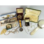 A tray of mixed jewellery ETC including 1977 Silver Jubilee commemorative ingot, pearls, cameo,