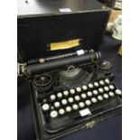 A cased vintage Underwood 'Standard' portable typewriter Condition reports provided on request by