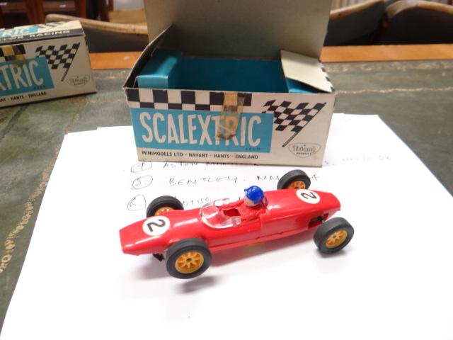 A LARGE COLLECTION OF VINTAGE SCALEXTRIC RACING TRACK CARS ETC., some boxed - Image 23 of 37