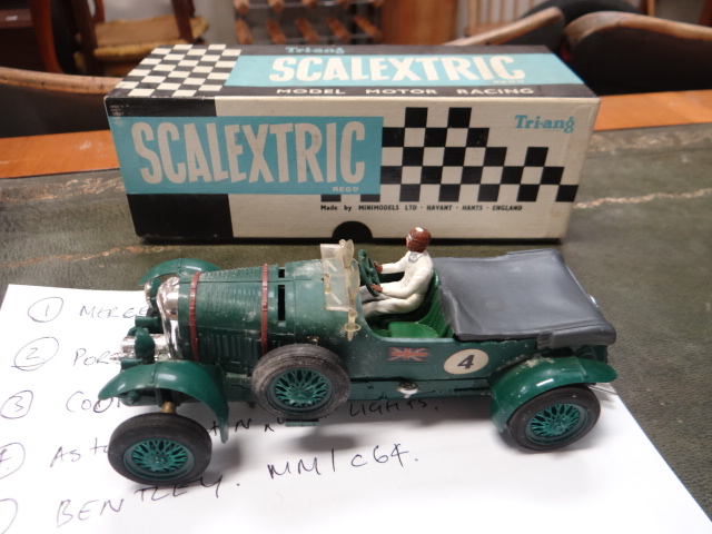 A LARGE COLLECTION OF VINTAGE SCALEXTRIC RACING TRACK CARS ETC., some boxed - Image 17 of 37