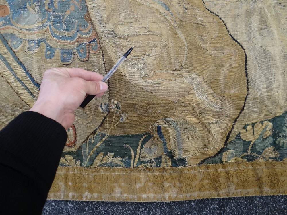 A 16th / 17th CENTURY VERDURE HISTORICAL BANQUETING-ROOM TAPESTRY of large proportions and depicting - Image 7 of 16