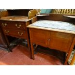 Neat Victorian mahogany lady's dressing table having a swing mirror and shaped shelf to the back