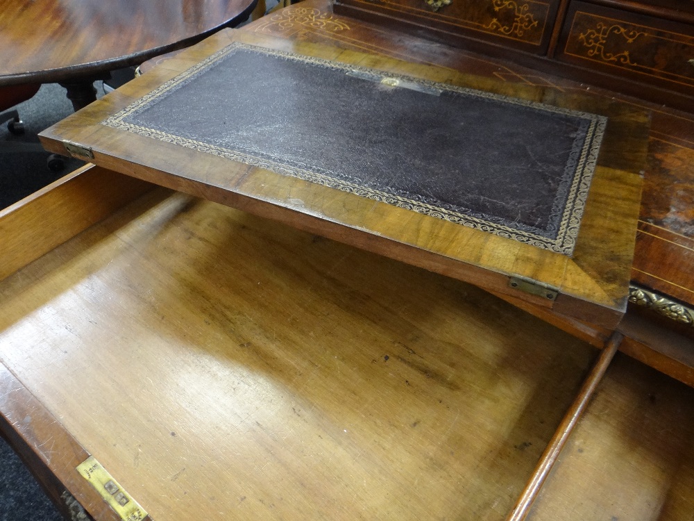 A FINE C19TH WALNUT ESCRITOIRE, having a base of single drawer and upper section of two drawers - Image 10 of 11