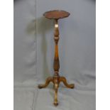 AN ANTIQUE STYLE MAHOGANY TORCHERE STAND - maker's label Wylie and Lockhead Ltd Glasgow, 90cms