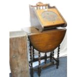 AN EDWARDIAN OAK COAL BOX with spindle back and brass handle, no liner, an oblong lidded beadwork