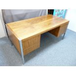 A VINTAGE FLORENCE KNOLL EXECUTIVE DESK CIRCA 1970, 74cms height, 167.5cms width, 81cms depth, no