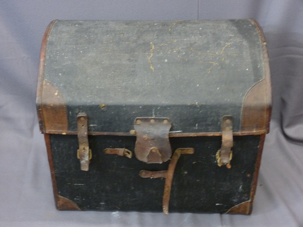 SELECTION OF VARIOUS SIZED WOOD & CANVAS TRAVEL CASES & TRUNKS - Image 6 of 10