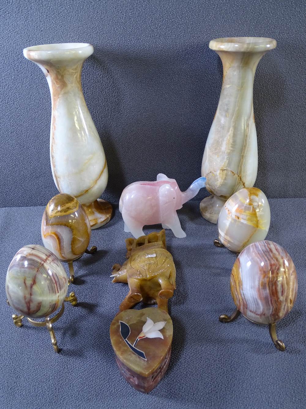 MINERAL ORNAMENTAL EGGS, vases and other similar items