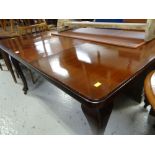 EARLY 20TH CENTURY EXTENDING MAHOGANY DINING TABLE on cabriole legs, 142cms long x 103cms wide