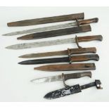 FIVE LATE VICTORIAN / EARLY 20TH CENTURY MILITARY BAYONETS, four with scabbards and including a