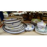 TURN OF THE CENTURY ROYAL WORCESTER PART DINNER SET comprising three graduated platters and colonial