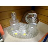 POLISHED MANTEL CLOCK / ASSORTED GLASSWARE