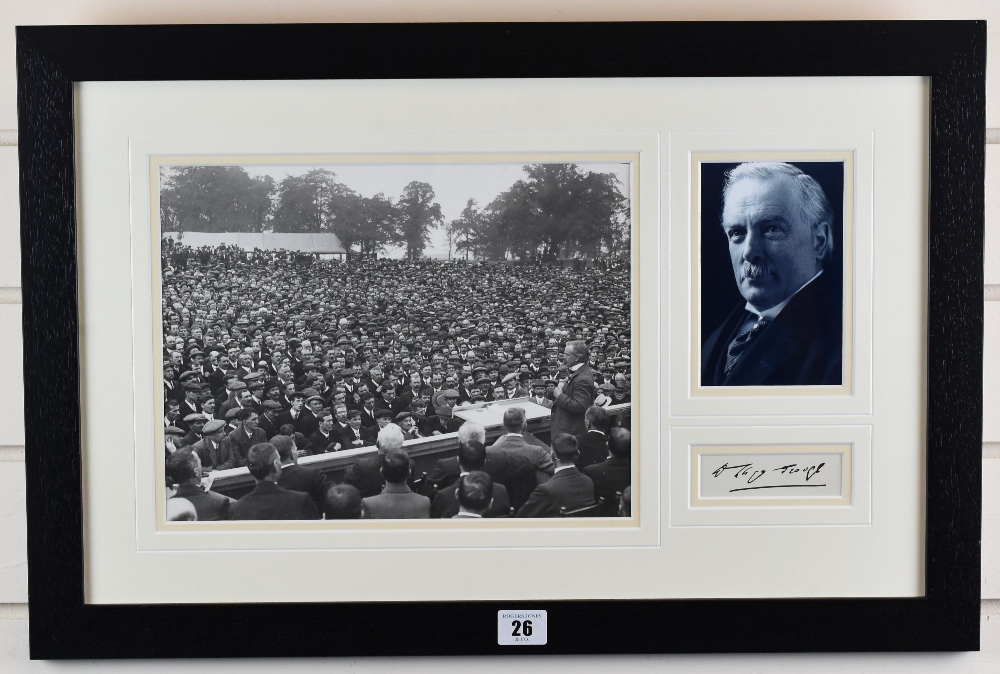 DAVID LLOYD GEORGE AUTOGRAPH in black ink, framed presentation with separate printed black and white - Bild 2 aus 2