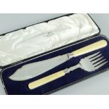 CASED SILVER & BONE FISH SLICE & FORK PAIR, Walker & Hall, Sheffield 1939