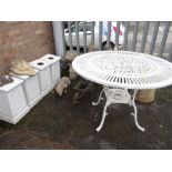 ASSORTMENT OF GARDEN FURNITURE & GARDEN ORNAMENTS