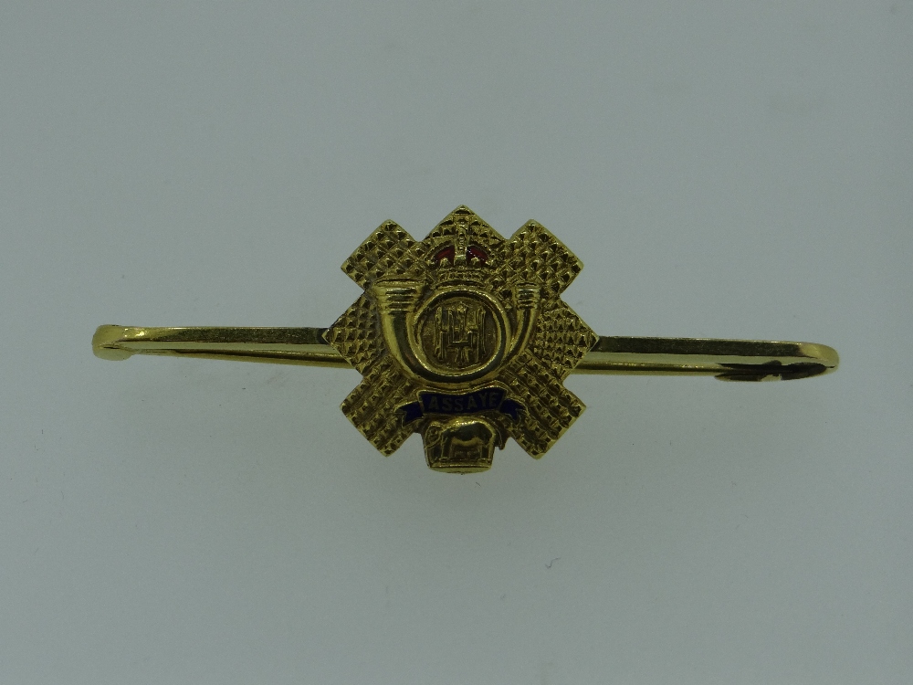 15CT YELLOW GOLD & ENAMEL SWEETHEART BROOCH to commemorate Highland Light Infantry with crest, 4.