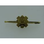 15CT YELLOW GOLD & ENAMEL SWEETHEART BROOCH to commemorate Highland Light Infantry with crest, 4.