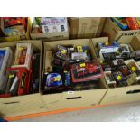 ASSORTED MAKES OF BOXED DIECAST VEHICLES