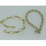 9K YELLOW GOLD ALTERNATING LINK BRACELET & 9CT YELLOW GOLD BRACELET & HEART-SHAPED PADLOCK 8.6gms