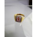 18CT GOLD SEAL RING, 5.7grms