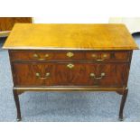 18TH CENTURY & LATER WALNUT LOWBOY, 76cms H, 105cms W, 53cms D